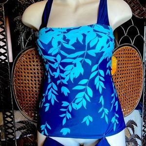 Tank kini, adjustable straps top and strings bottoms, bra support for comfort.